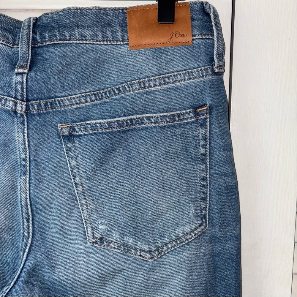NWT J. Crew 9" demi-boot crop jean in Christy wash size 28 Petite Distressed - Picture 6 of 9